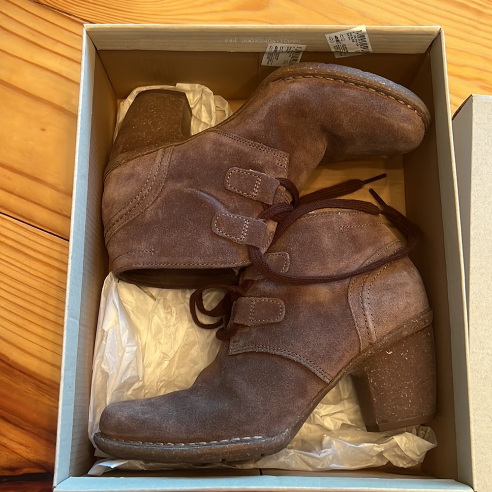 Clark’s Carleta Lyon Boot - Khaki Suede